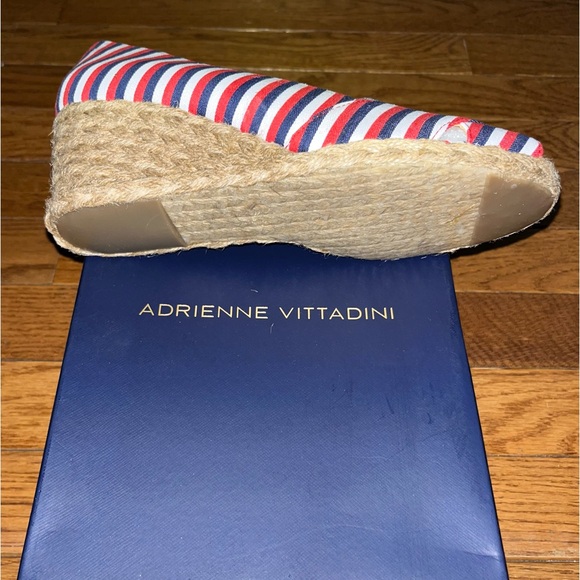 Adrienne Vittadini Navy & Red Bailee Peep Toe Wedges Women’s Size 8 EU 38 - Picture 6 of 10